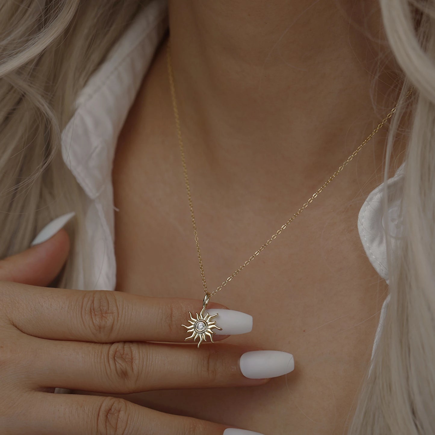 Décor Bezel Setting Necklace