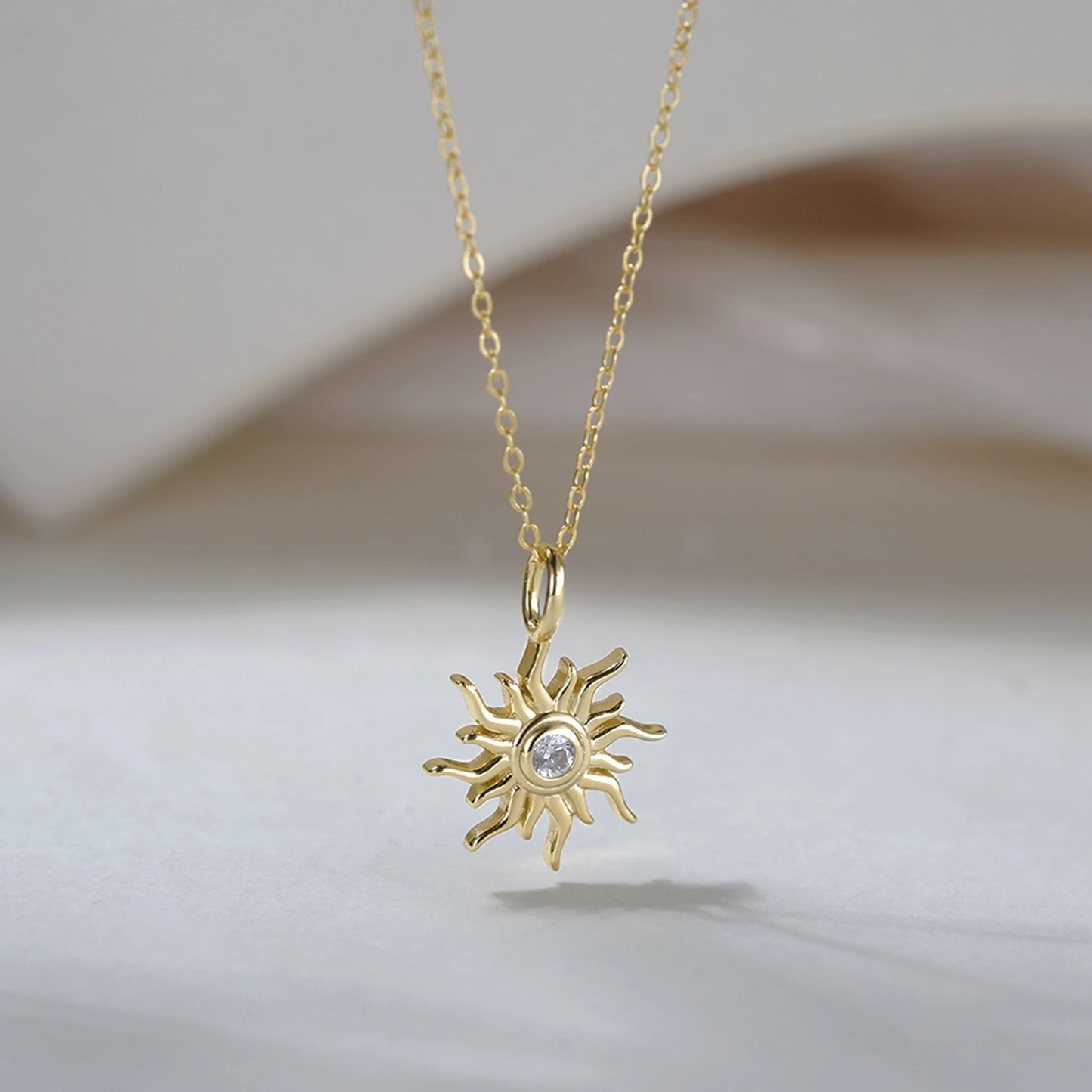 Décor Bezel Setting Necklace